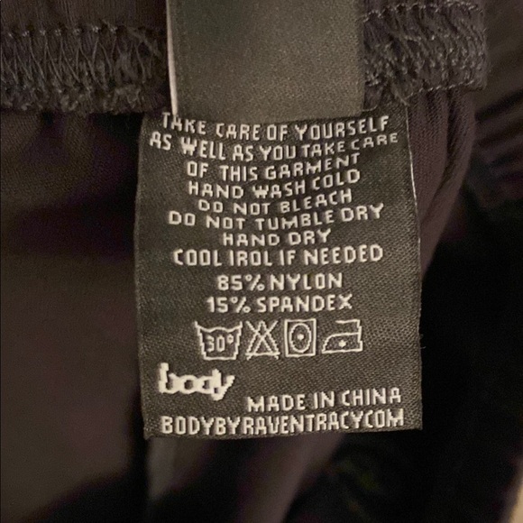 ***NWT*** BODY BY RAVEN TRACY GREY LEGGINGS SIZE SMALL - Picture 8 of 11